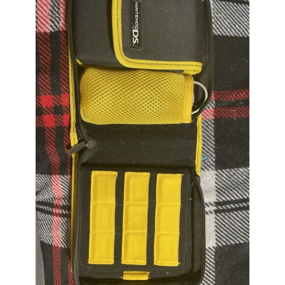 Retro Nintendo DS Lite Crimson Handheld System Red/Black portable entertainment - Picture 3 of 7